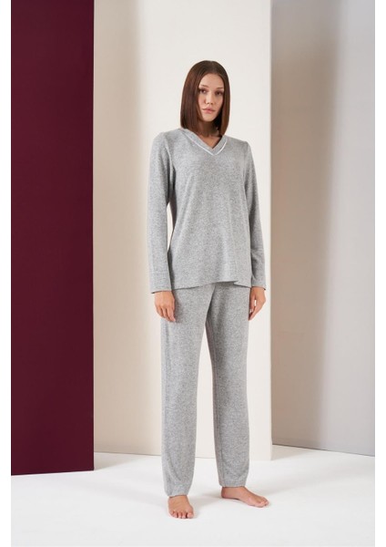 Kadın V Yaka Uzun Kol Yumoş Pijama Takım