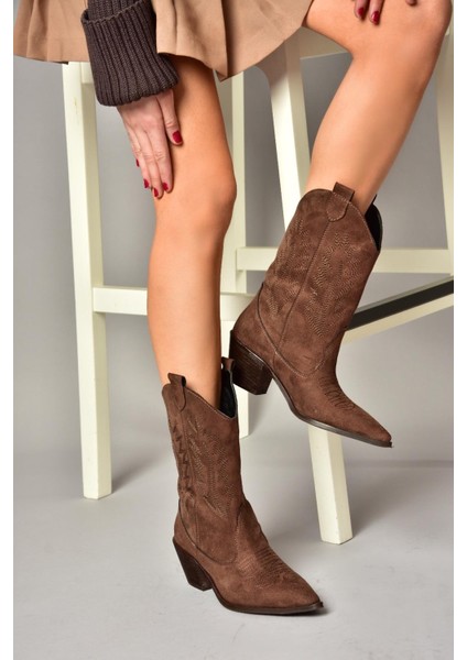 T267655002 Kahverengi Süet Kalın Topuklu Kadın Bot