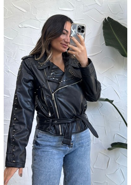 Siyah Zımbalı Deri Ceket