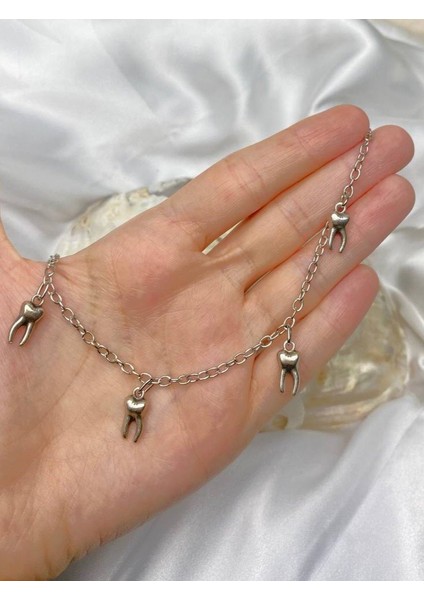 Gümüş Kaplama Diş Figürlü Kolye - Çoklu Uç Zincir Tasarımı fiyatları