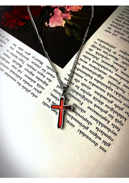 Gümüş Kaplama Kırmızı Mineli Gotik Haç Kolye