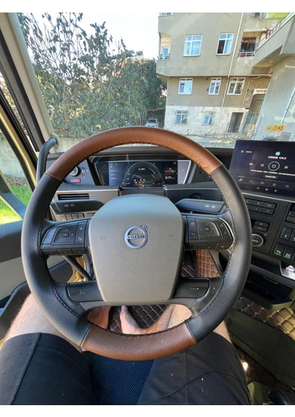 Dikişli Direksiyon Kılıfı Siyah Deri Siyah Dikişli Volvo Tır Kamyon Için
