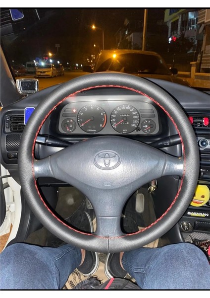 Dikişli Direksiyon Kılıfı Damarlı Deri Kırmızı Dikişli Toyota Corolla 98 Kasa Için