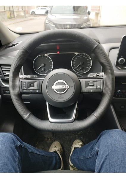 Dikişli Direksiyon Kılıfı Ithal Damarlı Noktalı Siyah Deri Siyah Dikişli Nissan Qashqai Için