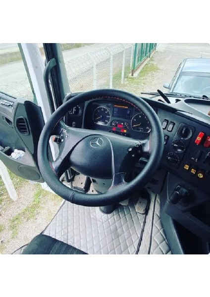 Dikişli Direksiyon Kılıfı Damarlı Siyah Deri Kırmızı Dikişli Actros Axor Için