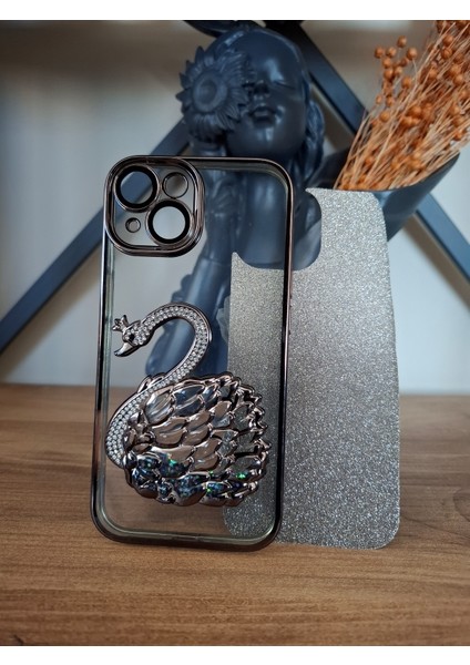 iPhone 15 Uyumlu 3D Kuğulu Taşlı Tam Kamera Korumalı Sulu Simli Lüks Kılıf