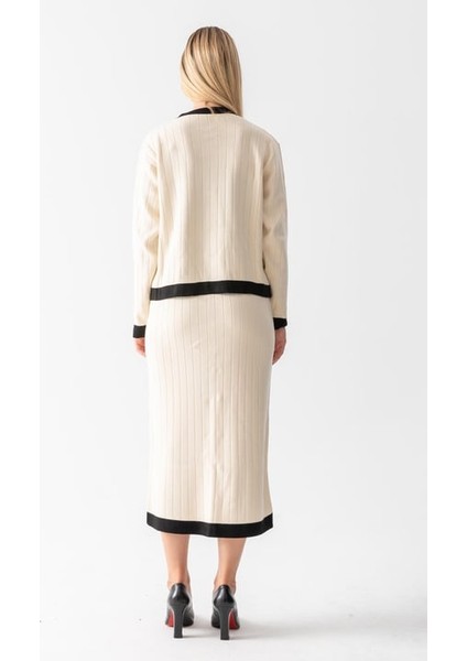 Ceket ve Etek Düğme Detaylı Triko Takım modelleri