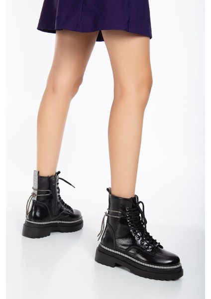 45 Kadın Simli Sargılı Kısa Postal Bot Siyah Kırışık Rugan