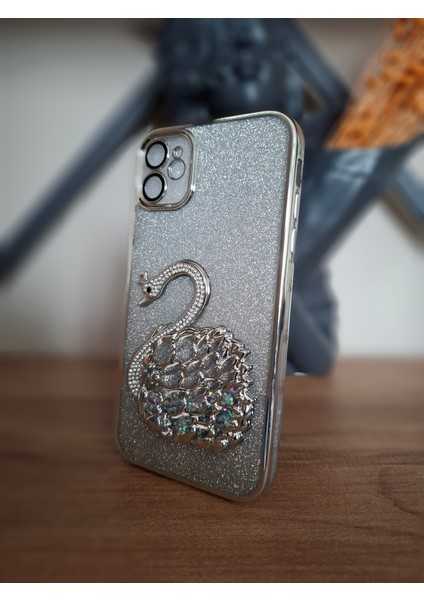 iPhone 11 Kuğulu Taşlı Tam Kamera Korumalı Sulu Simli 3D Kılıf