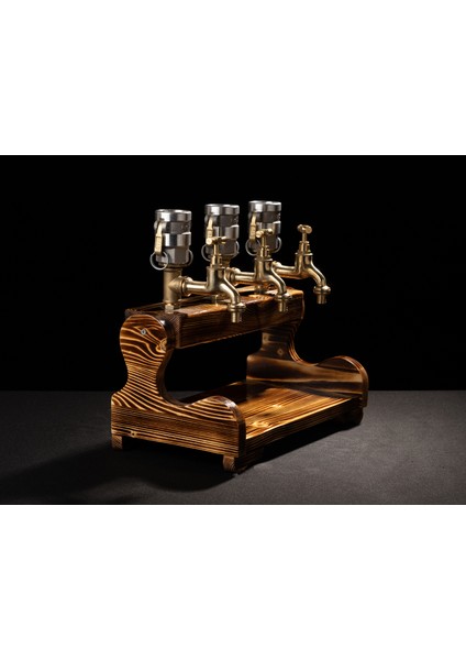 Shelf. Ahşap Içki Çeşmesi