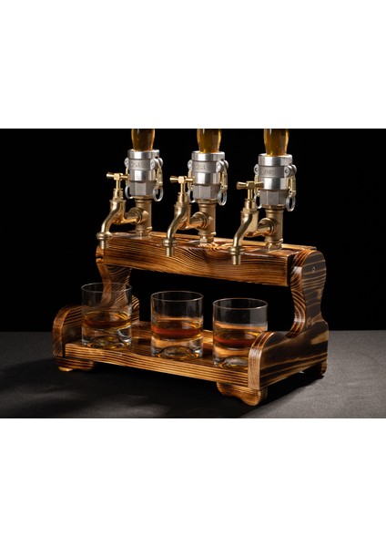 Shelf. Ahşap Içki Çeşmesi