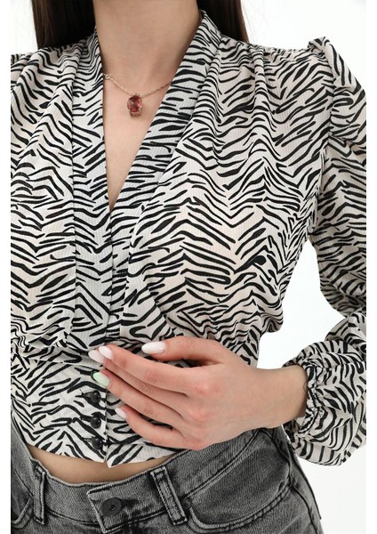 Zebra Desen Düğme Detaylı Bluz - Siyah indirimleri