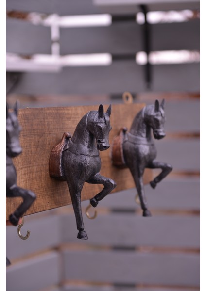 Dekoratif Askılık At Figürü Temalı Biblo fiyatları
