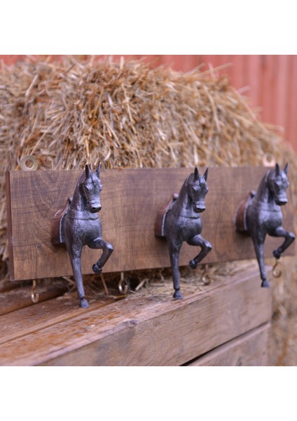 Dekoratif Askılık At Figürü Temalı Biblo fırsatları