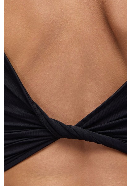 Sırt Dekolteli Polyamid Kumaştan Crop Top