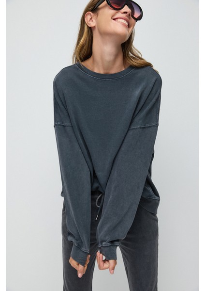 %100 Pamuk Yumuşak Soluk Efektli Oversize Sweatshirt