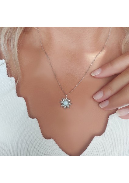 925 Ayar Gümüş Beyaz Opal Taşlı Güneş Kolye fırsatları