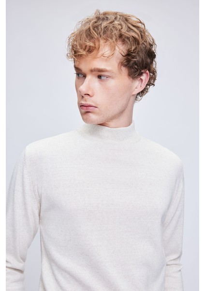 Bej Regular Fit Düz Yarım Balıkçı Yaka Yünlü Triko Kazak modelleri