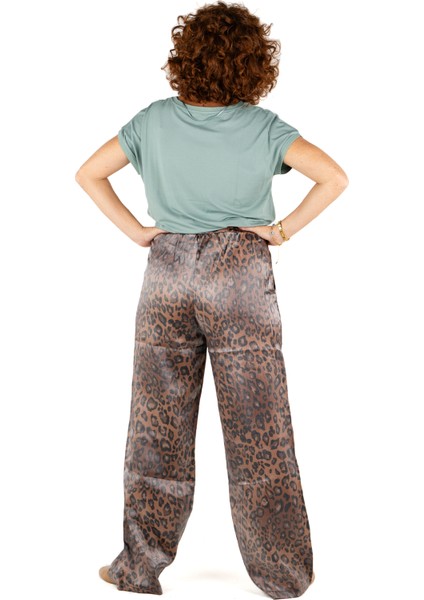 Parlak Kumaş Leopar Desenli Beli Lastikli Kadın Pantolon indirimleri