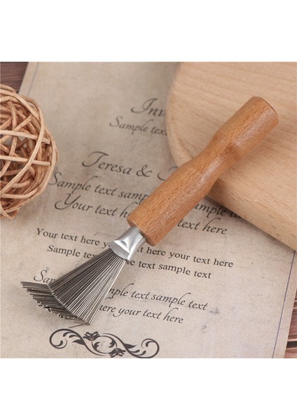 1 Adet Saç Fırçası Temizleyici Mini Kir Sökücü Ev Seyahat Salonu Tırmık Metal Tel ile Taşınabilir Tarak Fırça Ahşap Saplı Temizleme Araçları (Yurt Dışından) fiyatları