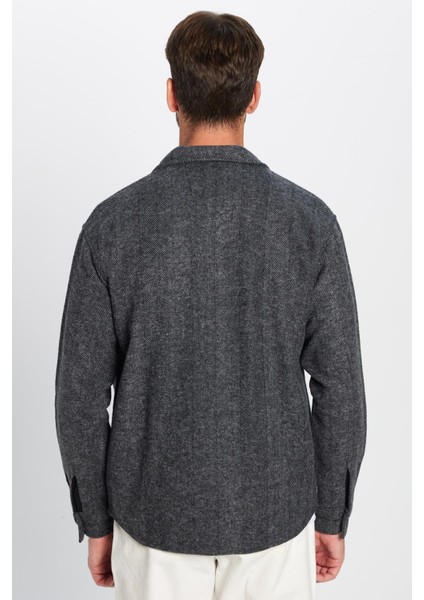 Erkek Relax Fit Rahat Kesim Oduncu Apaş Yaka Tek Cep Kapaklı Armürlü Antrasit Renk Kışlık Gömlek indirimleri