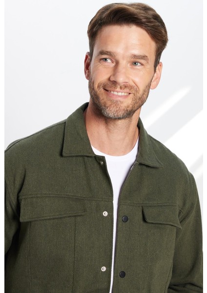 Erkek Relax Fit Rahat Kesim Oduncu Apaş Yaka Çift Cepli Kapaklı Düz Haki Kışlık Gömlek