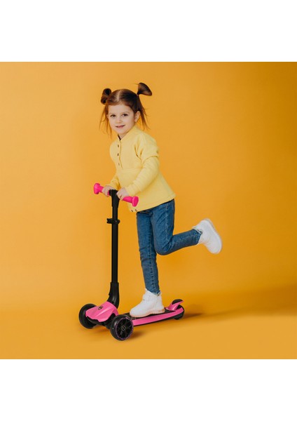 Lisanslı L3 Kolay Katlanabilir Işıklı Orta Gövde ve Işıklı Tekerlekli Çocuk Scooter Pembe