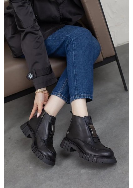 D24KB 1990 Siyah Kadın Bot
