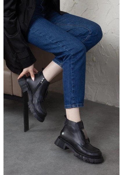 D24KB 1990 Siyah Kadın Bot modelleri