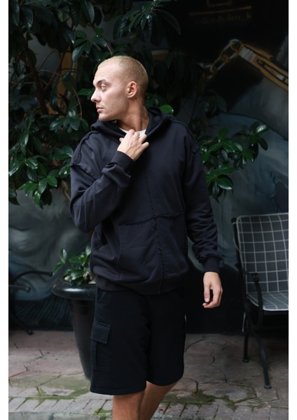 Erkek Siyah Pis Dış Dikiş Detaylı Sweatshirt