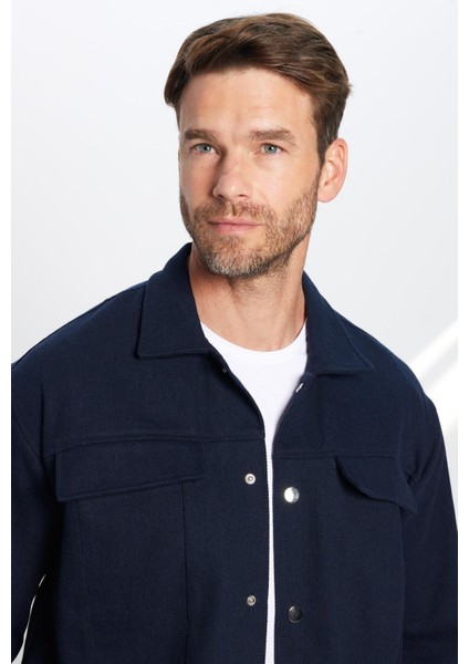 Erkek Relax Fit Rahat Kesim Oduncu Çift Cepli Kapaklı Lacivert Apaş Yaka Düz Kışlık Gömlek modelleri