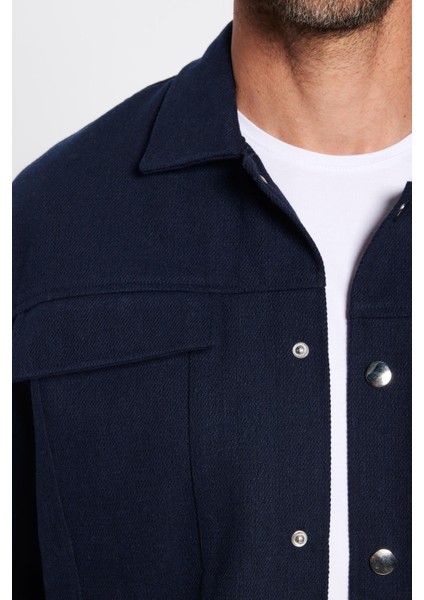 Erkek Relax Fit Rahat Kesim Oduncu Çift Cepli Kapaklı Lacivert Apaş Yaka Düz Kışlık Gömlek fırsatları