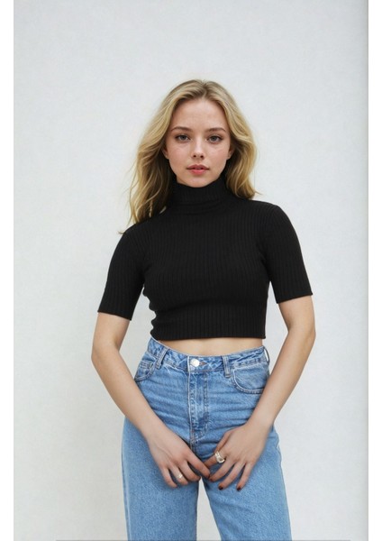 Siyah Crop Boğazlı Triko fiyatları