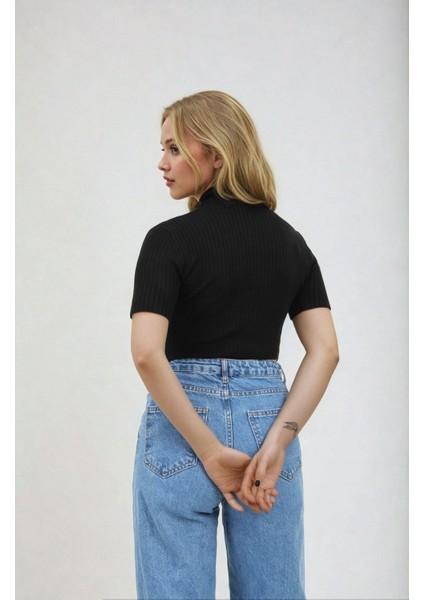 Siyah Crop Boğazlı Triko modelleri