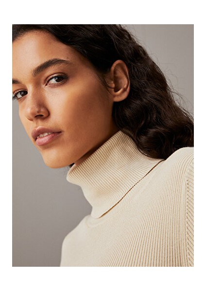 Woven Label Roll Neck Sweater modelleri