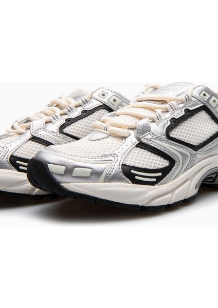 Archive Runner Sneaker
