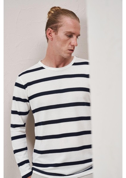 Erkek Beyaz Bisiklet Yaka Yatay Çizgili Waffle Sweatshirt fırsatları