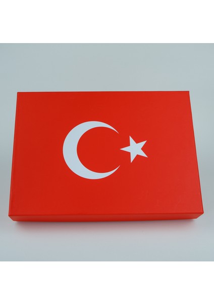 96'lı Bayrak Madlen Kutu fırsatları