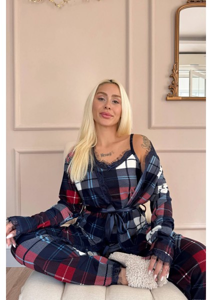 Kadın Ekose Desenli Kadife Pijama Takımı Rahat ve Şık 3 Parça Set indirimleri
