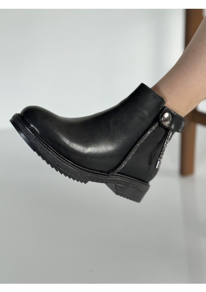 Siyah Yuvarlak Burunlu Kısa Bot fırsatları