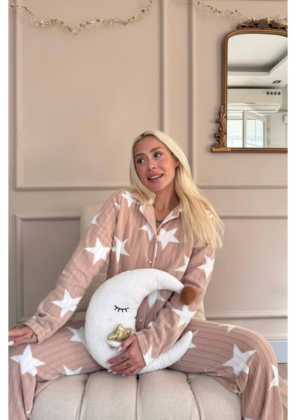 Karamel Yıldız Desenli Önden Düğmeli Peluş Polar Pijama Takımı fiyatları