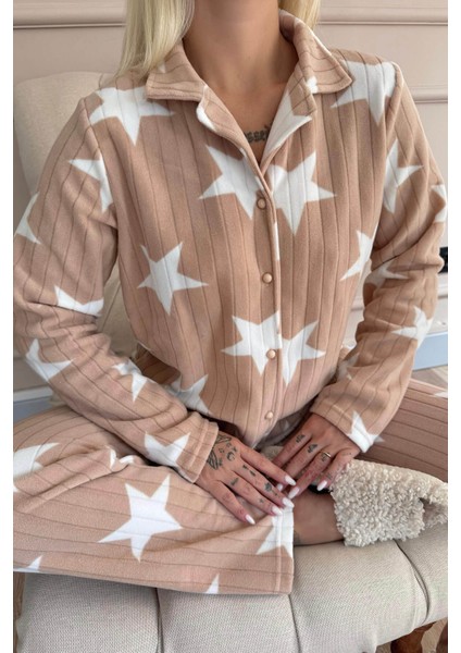 Karamel Yıldız Desenli Önden Düğmeli Peluş Polar Pijama Takımı fırsatları