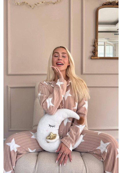 Karamel Yıldız Desenli Önden Düğmeli Peluş Polar Pijama Takımı indirimleri