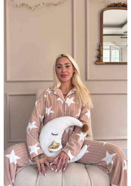 Karamel Yıldız Desenli Önden Düğmeli Peluş Polar Pijama Takımı