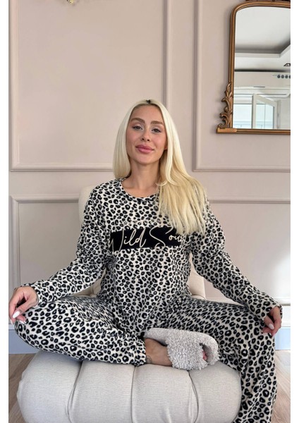Kahverengi Wild Soul Desenli Peluş Polar Pijama Takımı fiyatları