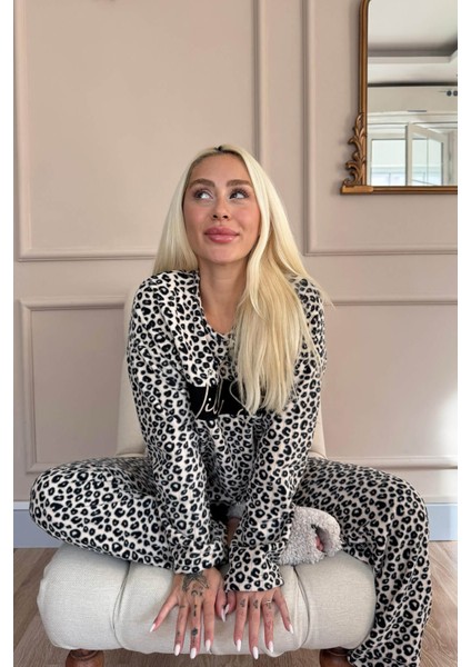 Kahverengi Wild Soul Desenli Peluş Polar Pijama Takımı modelleri