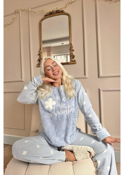 Mavi Hello Winter Desenli Kadın Peluş Pijama Takımı