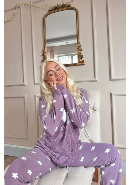 Hello Winter Desenli Kadın Peluş Pijama Takımı fiyatları