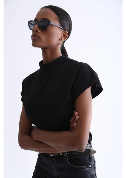 Kadın Siyah Kısa Kollu Dik Yaka Crop Bluz fiyatları