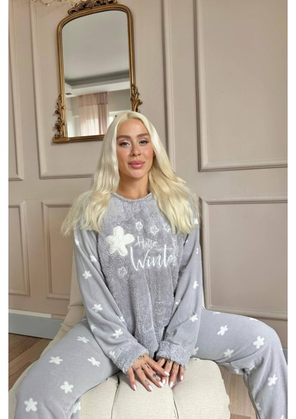 Gri Hello Winter Desenli Kadın Peluş Pijama Takımı fırsatları